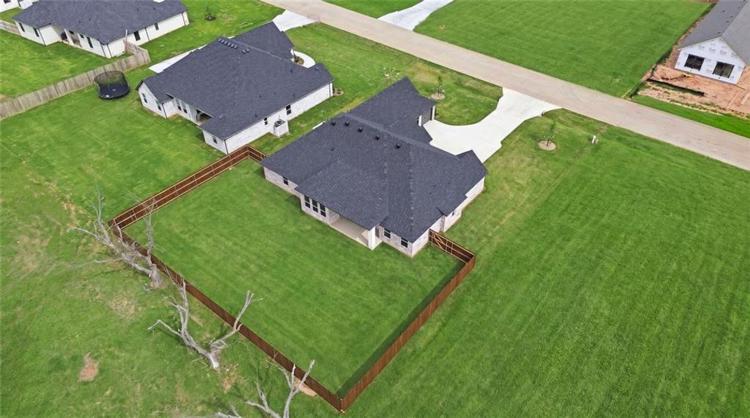 Exterior details and patio area of a home in Pecan Plantation, Granbury (Image 3).