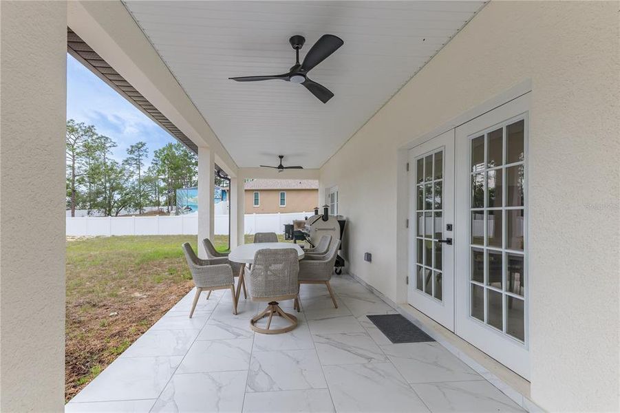 Exterior details and patio area of a home in , Weeki Wachee (Image 30).