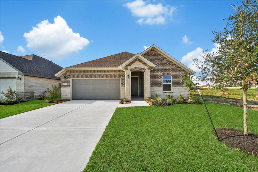 Front exterior of a new home in , Rosharon, TX, highlighting curb appeal (Image 19).
