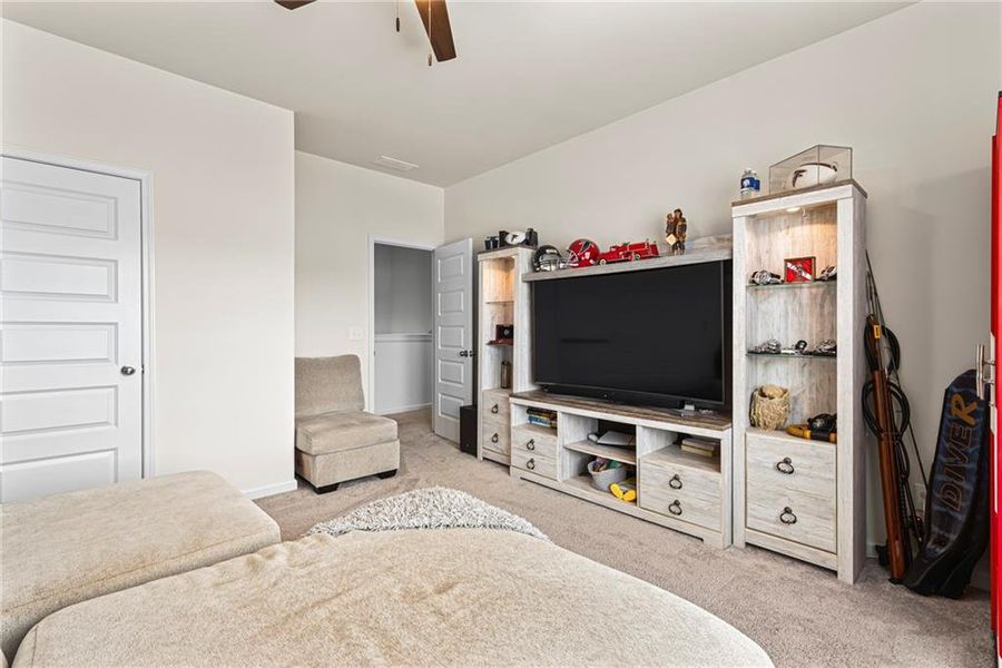 Furnished interior view inside a new home in Victoria Heights, Dallas (Image 15).