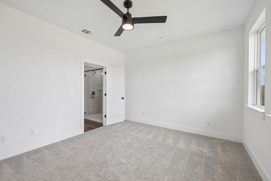 Spacious, unfurnished interior of a new home in Avery Centre, Round Rock (Image 21). Spacious, unfurnished interior of a new home in Avery Centre, Round Rock (Image 21).
