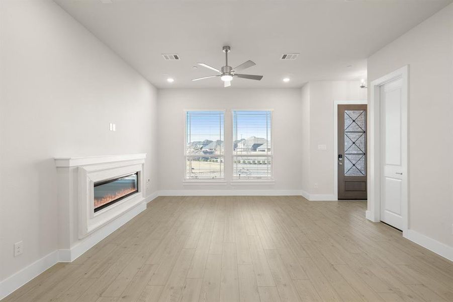 Spacious, unfurnished interior of a new home in The Abbey at Mercer Crossing, Farmers Branch (Image 16).