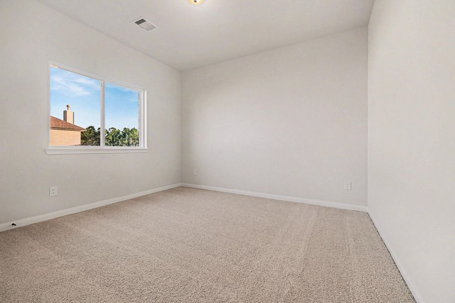 Spacious, unfurnished interior of a new home in Rose Hill Estates, Willis (Image 25).