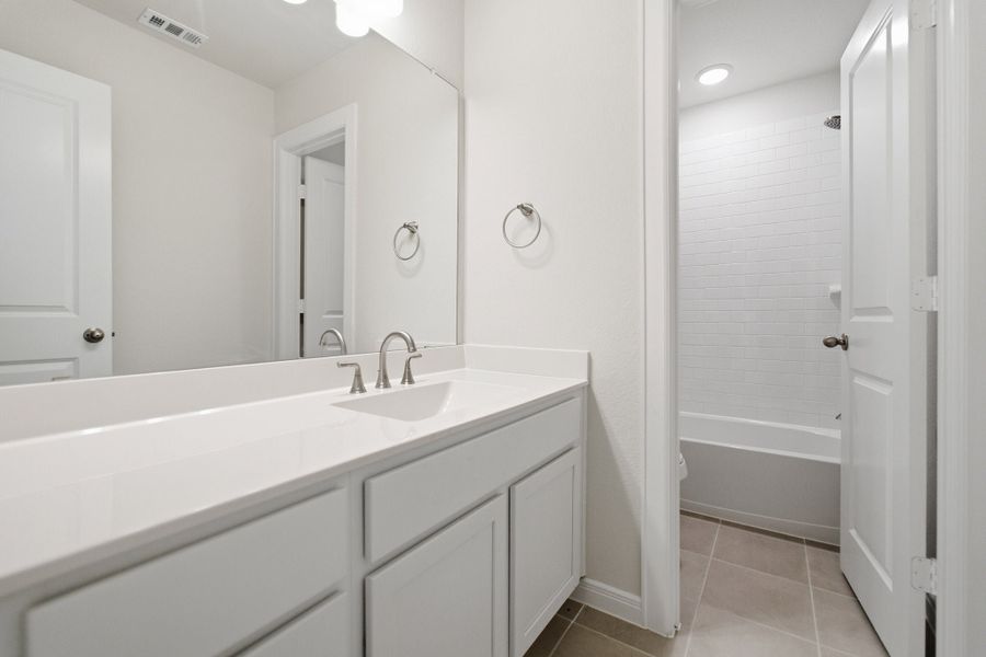Furnished interior view inside a new home in La Terra, Celina (Image 17).