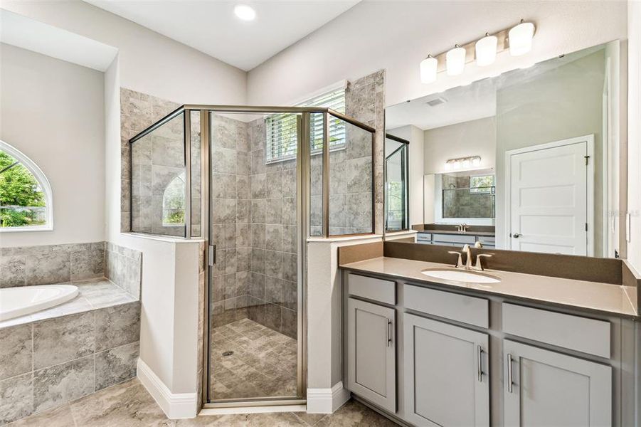 Furnished interior view inside a new home in Royal Highlands, Weeki Wachee (Image 8).