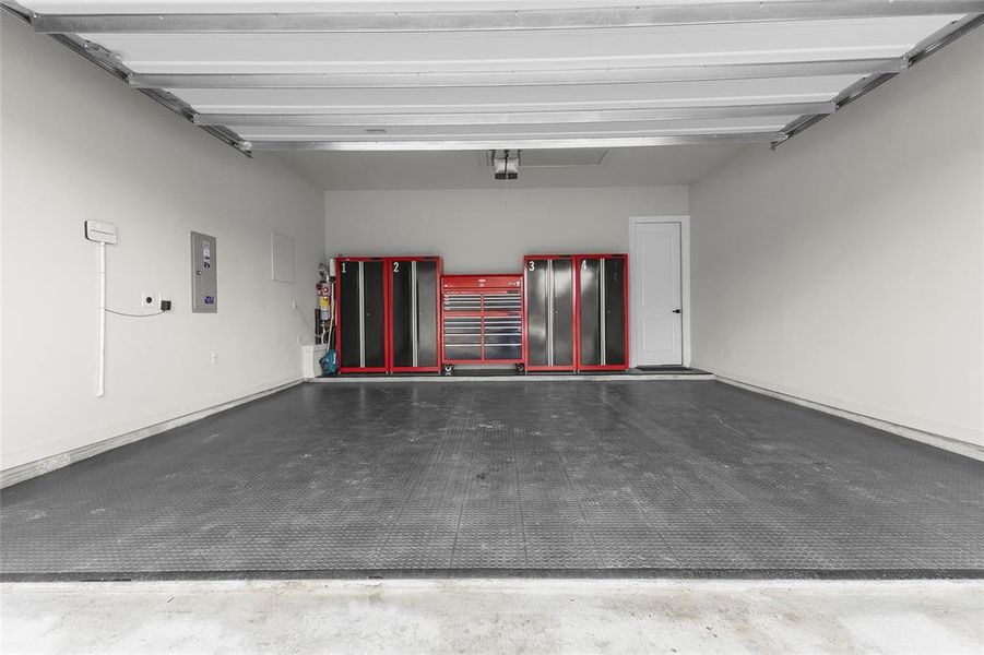 Spacious, unfurnished interior of a new home in Trinity Falls, McKinney (Image 18).