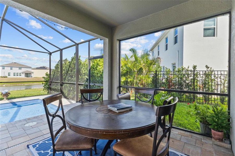 Exterior details and patio area of a home in Evergreen, Bradenton (Image 28).