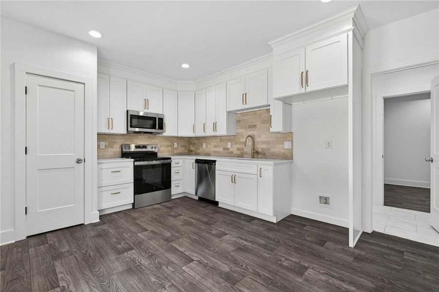 Furnished interior view inside a new home in , Rockmart (Image 12).