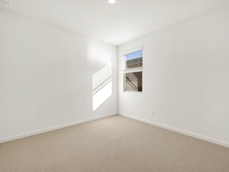 Spacious, unfurnished interior of a new home in Bella Vista Farms Estate Series, San Tan Valley (Image 11).
