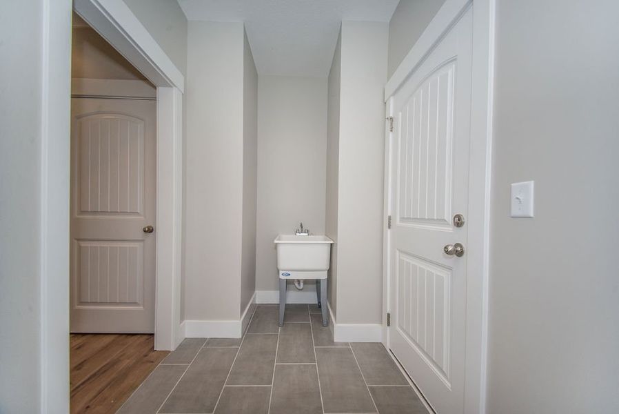 Representative unfurnished interior of a home built from the Beaumont Elite by Enchanted Homes in Pointe Summit, Slater-Marietta (Image 51).