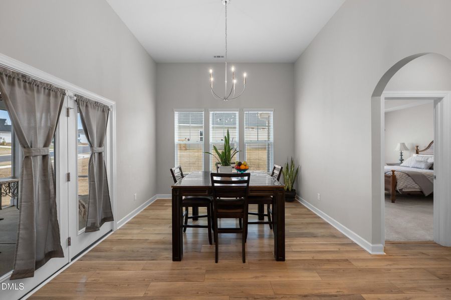 Dining Area Dining Area