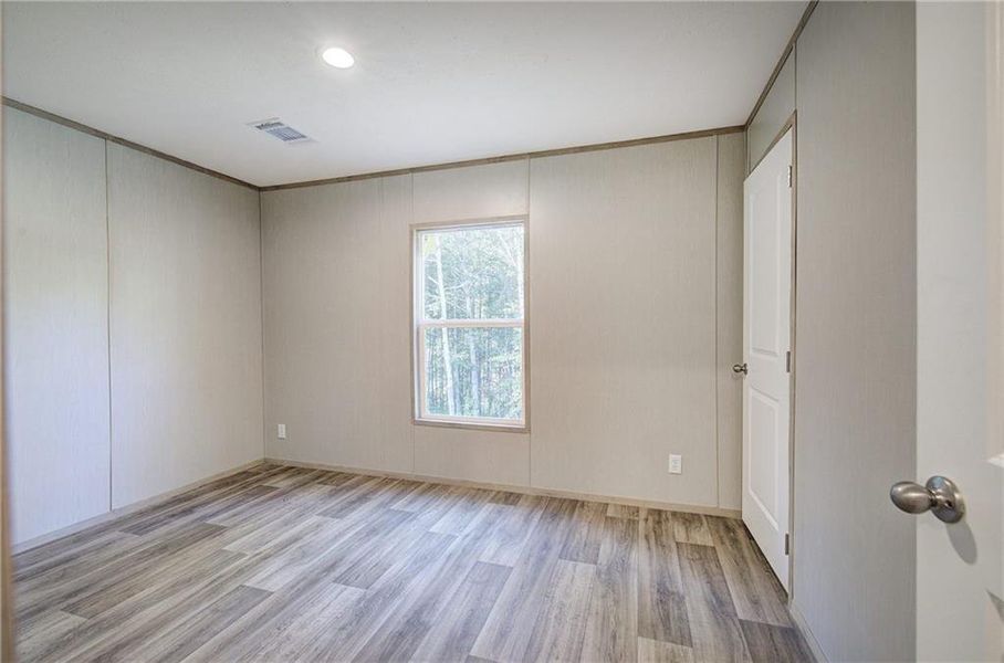 Spacious, unfurnished interior of a new home in , Talking Rock (Image 38).