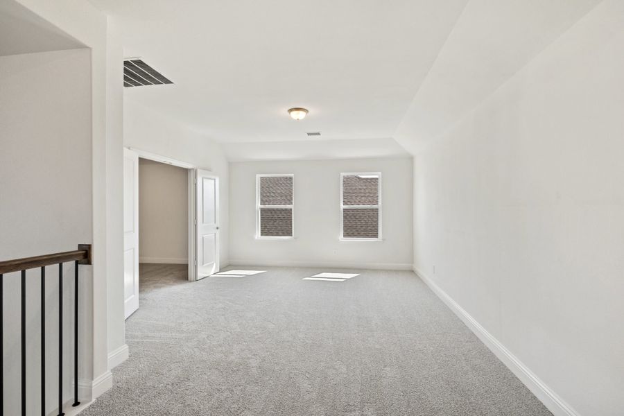 Spacious, unfurnished interior of a new home in Lake Breeze, Lavon (Image 34). Spacious, unfurnished interior of a new home in Lake Breeze, Lavon (Image 34).