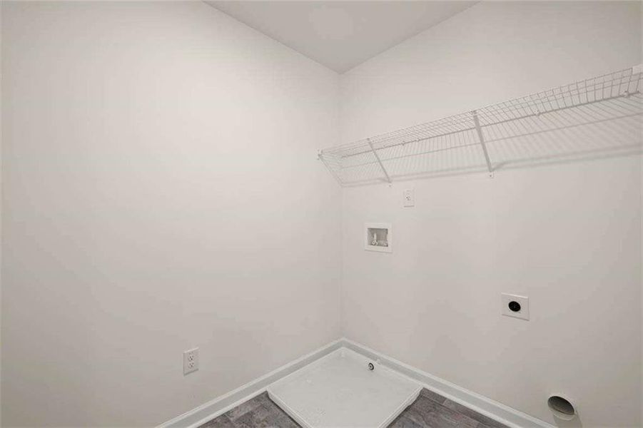 Spacious, unfurnished interior of a new home in Oakchase at Hampton, Hampton (Image 38).