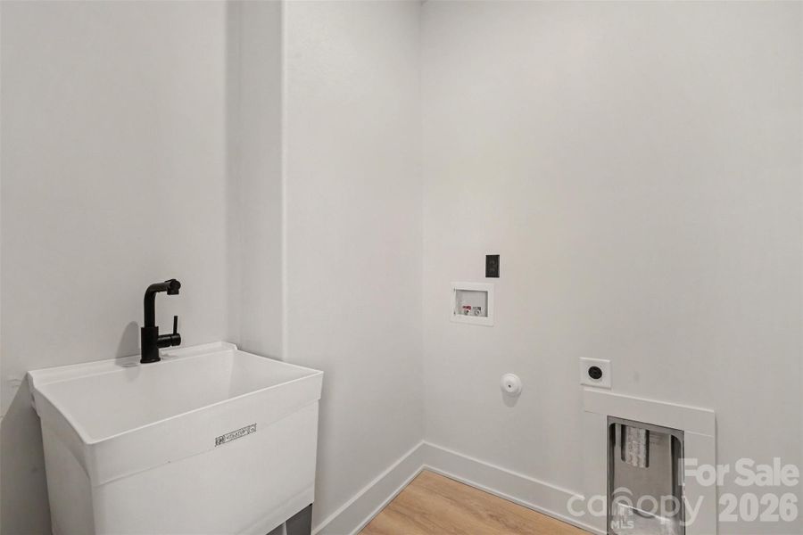 Spacious, unfurnished interior of a new home in , Concord (Image 22).