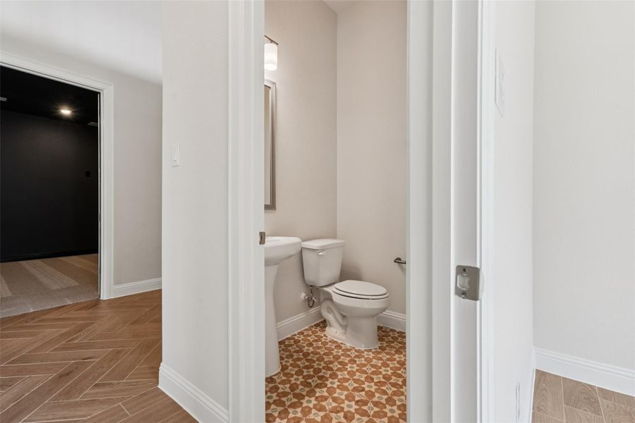 Furnished interior view inside a new home in Sienna 65', Missouri City (Image 17).