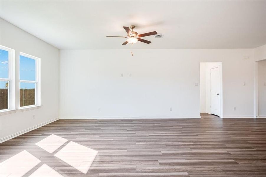 Spacious, unfurnished interior of a new home in River Ridge, Crandall (Image 15). Spacious, unfurnished interior of a new home in River Ridge, Crandall (Image 15).