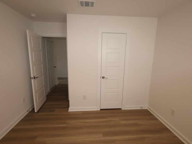 Spacious, unfurnished interior of a new home in Summerview, Fulshear (Image 9). Spacious, unfurnished interior of a new home in Summerview, Fulshear (Image 9).