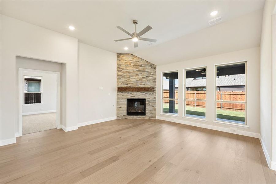 Spacious, unfurnished interior of a new home in Country Lakes Classic 60, Argyle (Image 15).