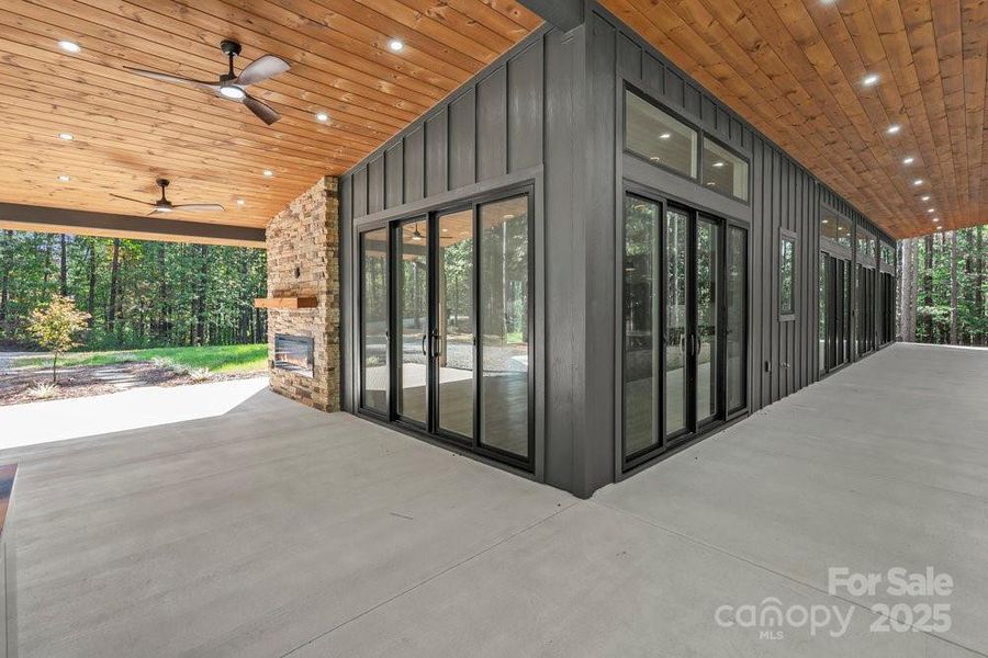 Image 33 of a home in .