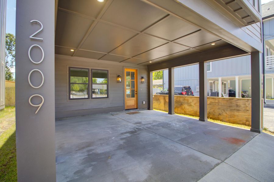 Exterior details and patio area of a home in , Charleston (Image 3).