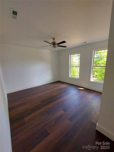 Spacious, unfurnished interior of a new home in , Columbus (Image 10).