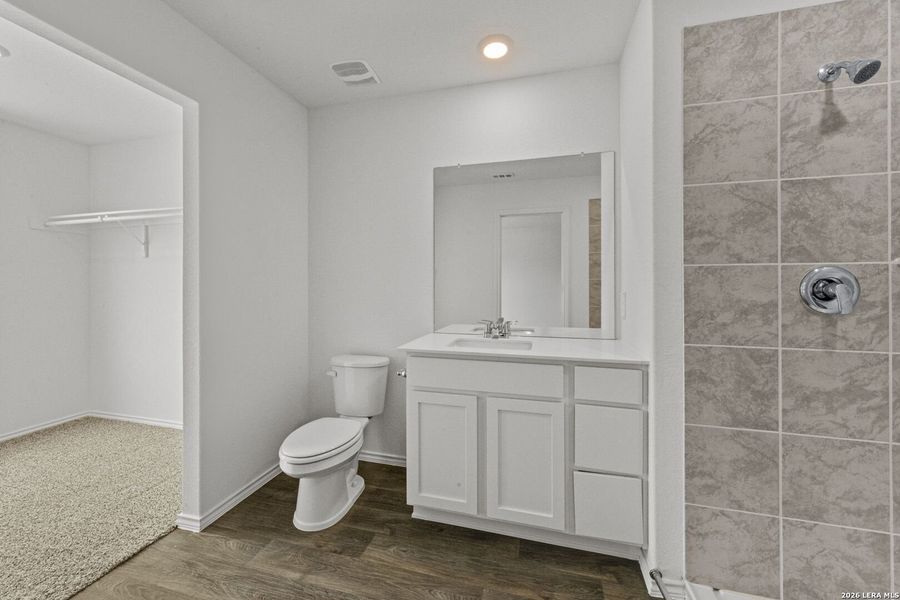 Furnished interior view inside a new home in Avenida, Converse (Image 9).