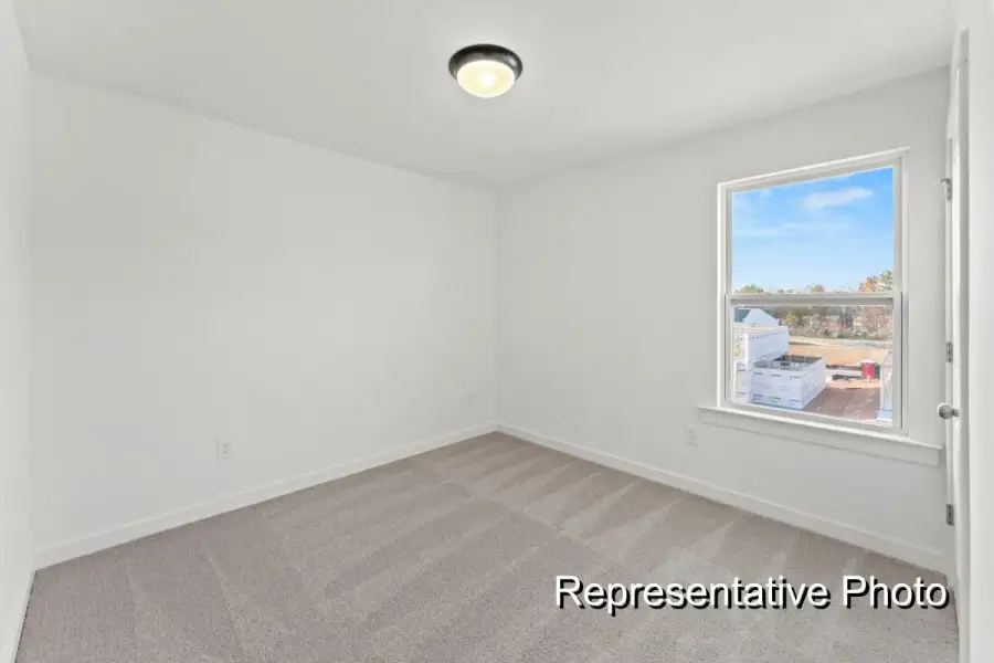 Spacious, unfurnished interior of a new home in White Oak Creek Crossing, Angier (Image 21).
