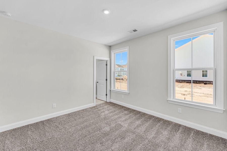Spacious, unfurnished interior of a new home in , Summerville (Image 32).