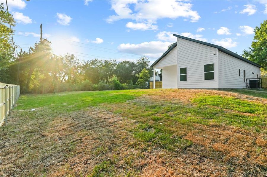 Exterior details and patio area of a home in , Dallas (Image 12).