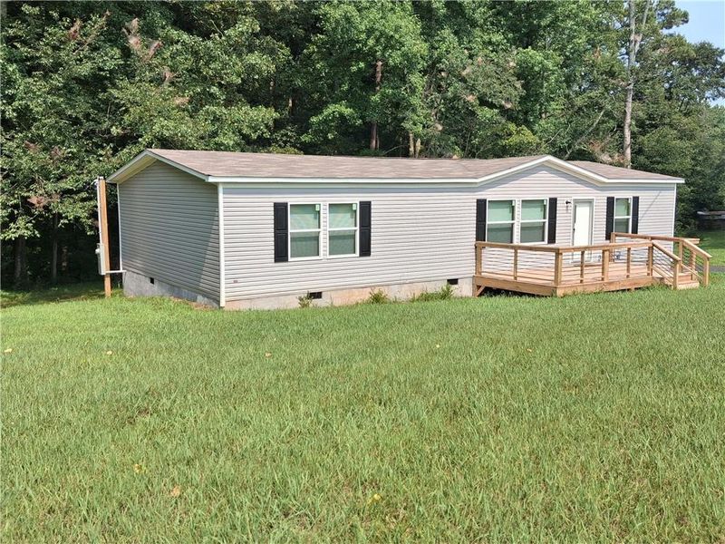 Exterior details and patio area of a home in , Dawsonville (Image 10).