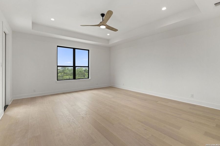 Spacious, unfurnished interior of a new home in , Boerne (Image 22).