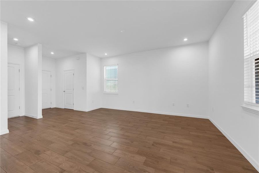 Spacious, unfurnished interior of a new home in Oakfield Trails, Parrish (Image 26).