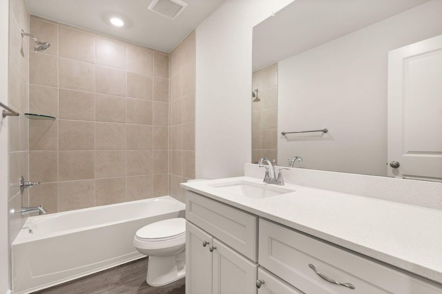 Furnished interior view inside a new home in Santa Fe, Cleveland (Image 8).