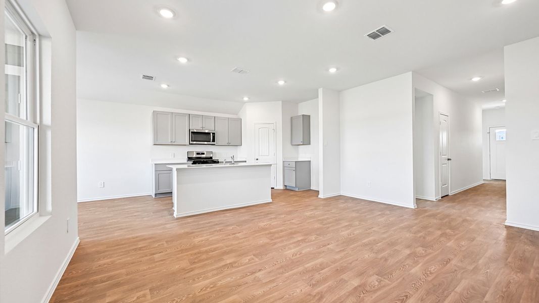 Spacious, unfurnished interior of a new home in Watermill, Uhland (Image 16). Spacious, unfurnished interior of a new home in Watermill, Uhland (Image 16).