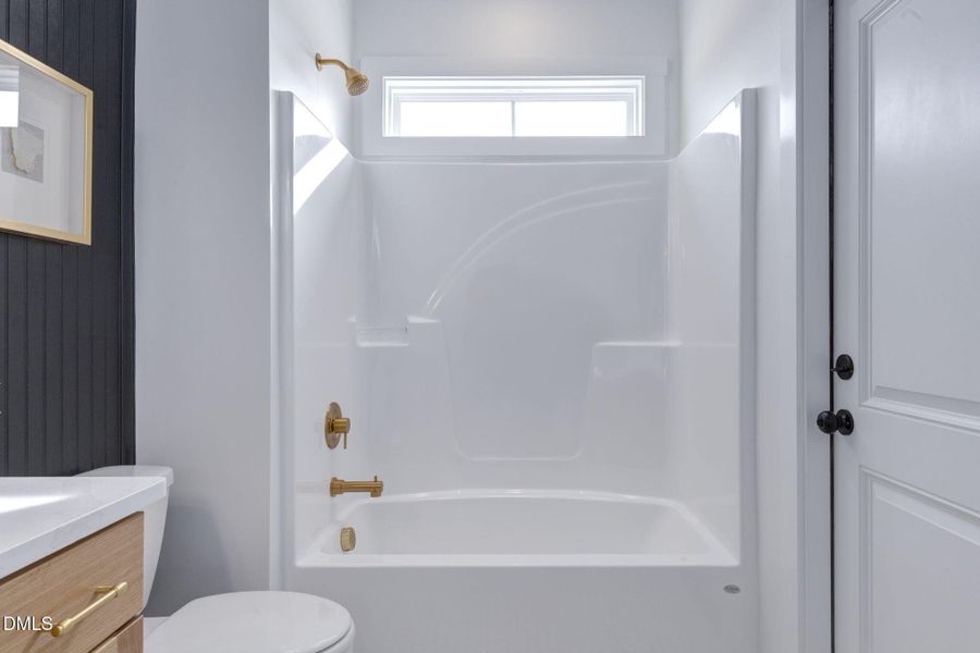 39-web-or-mls-Roombiance39