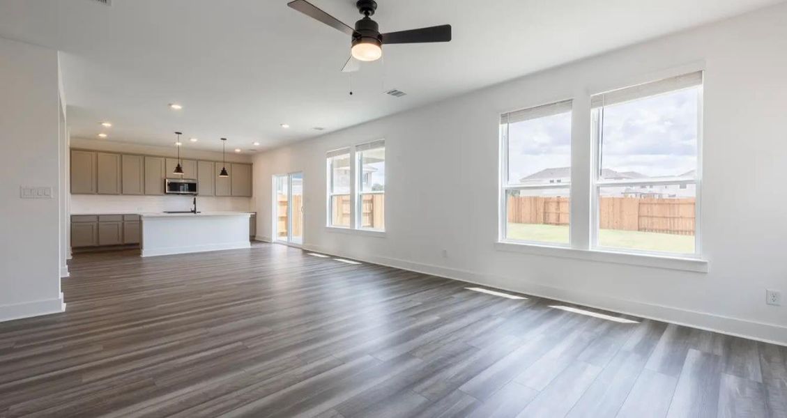 Spacious, unfurnished interior of a new home in , Kyle (Image 7).