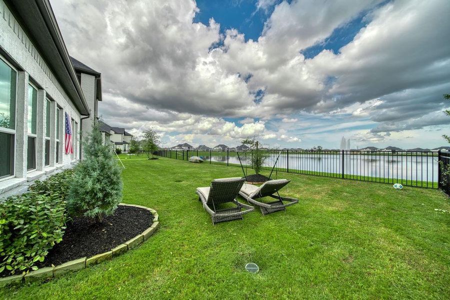 Exterior details and patio area of a home in , Friendswood (Image 3).