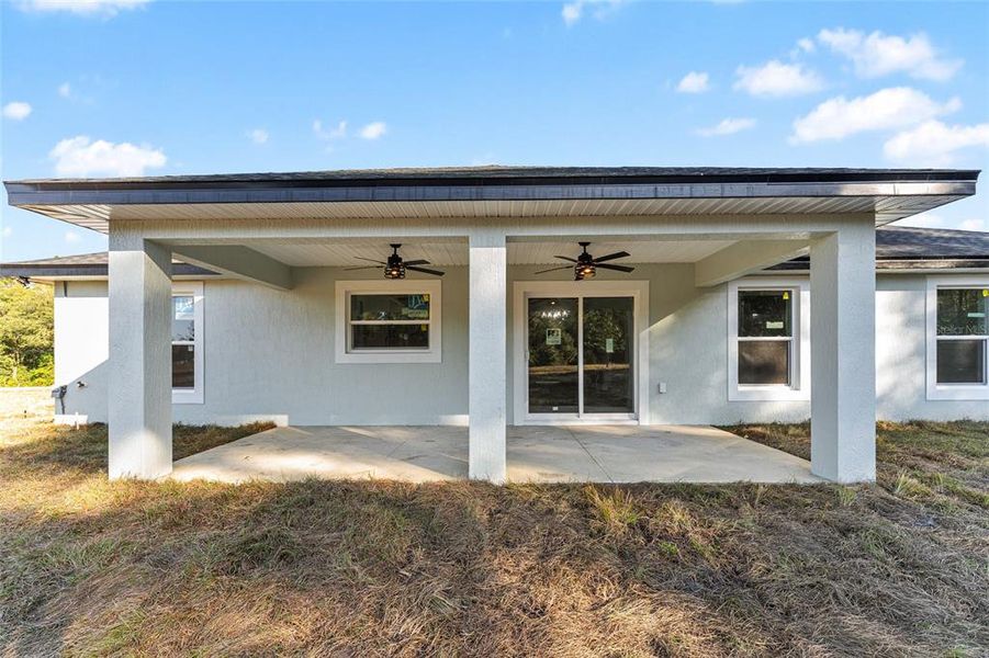 Exterior details and patio area of a home in , Dunnellon (Image 30).