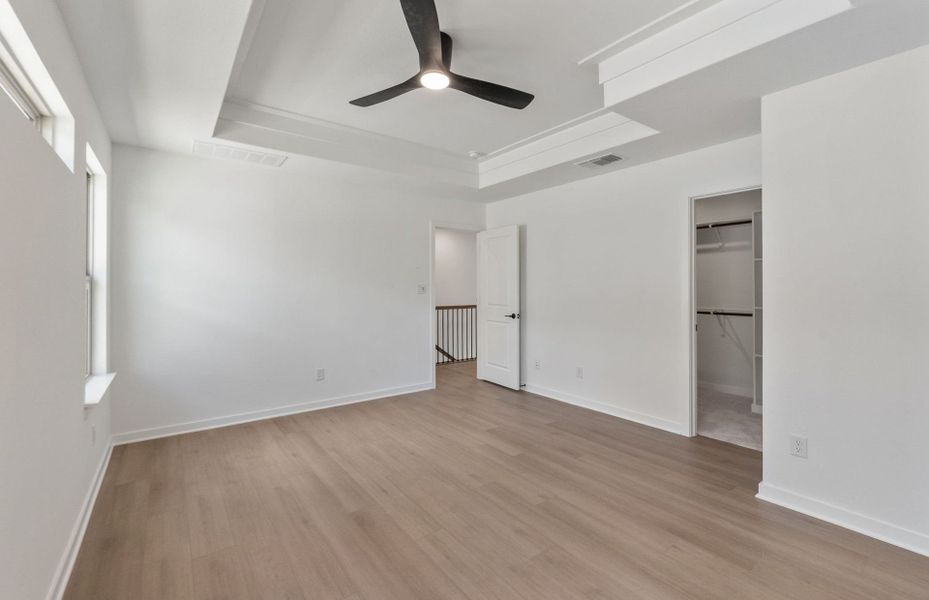 Spacious, unfurnished interior of a new home in Wolf Ranch, Georgetown (Image 40).