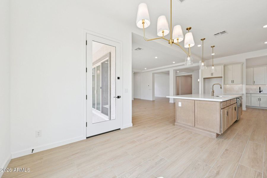 14-web-or-mls-E Twin Acres Dr-S1103-014