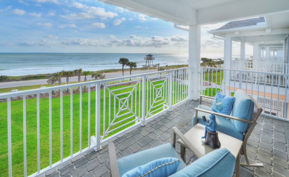 Exterior details and patio area of a home in Verona Oceanside, Ormond Beach (Image 27).