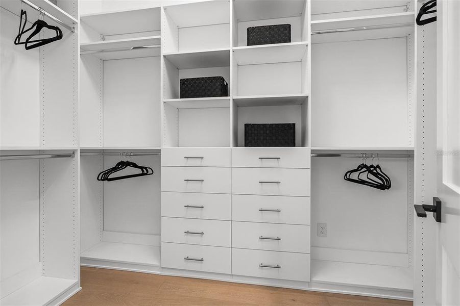 Furnished interior view inside a new home in , Orlando (Image 28).