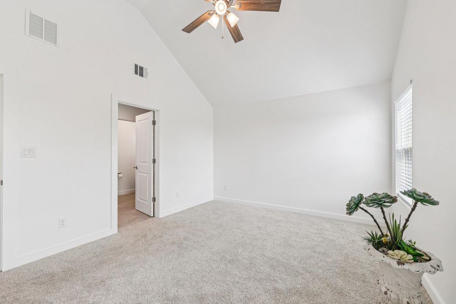 Spacious, unfurnished interior of a new home in , Wimberley (Image 19).