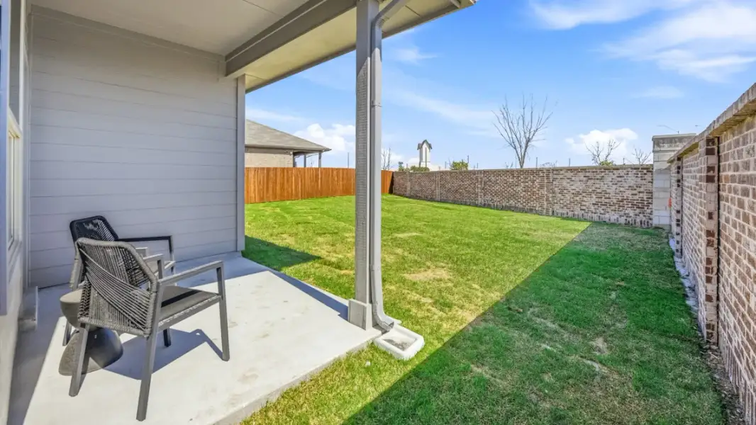 Representative exterior details of a home built from the Blanco by D.R. Horton in Northstar West, Fort Worth (Image 4).