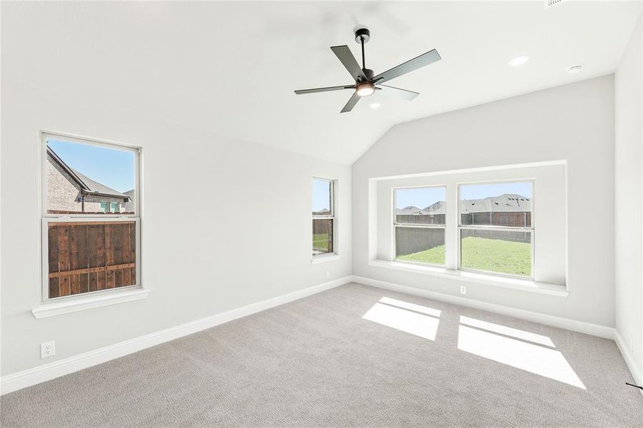 Spacious, unfurnished interior of a new home in The Oaks, Red Oak (Image 25).