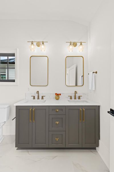 Furnished interior view inside a new home in , Charleston (Image 65).