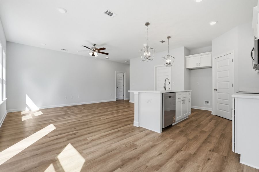 Spacious, unfurnished interior of a new home in , Crestview (Image 19).