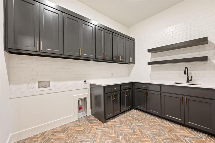 Furnished interior view inside a new home in Montclair, Prosper (Image 11).