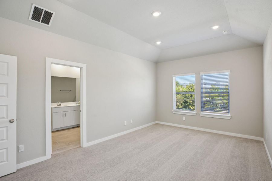 Spacious, unfurnished interior of a new home in Spring Brook Village - City Series, Houston (Image 20).